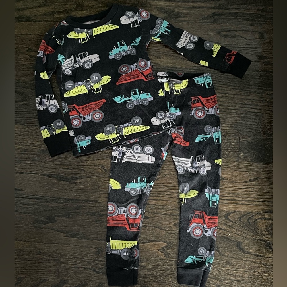 3T Carters Like New long sleeved jammies! Set of 2! - Picture 2 of 4